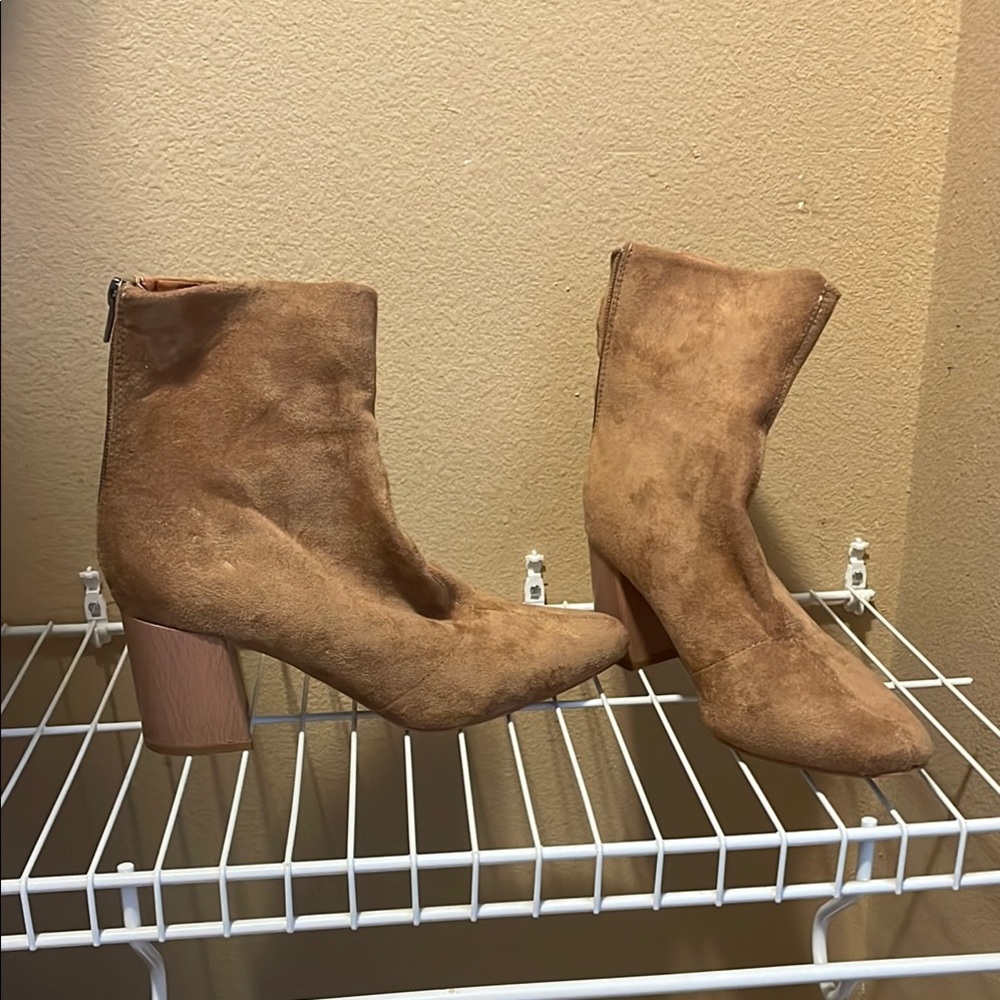 Suede brown ankle boots